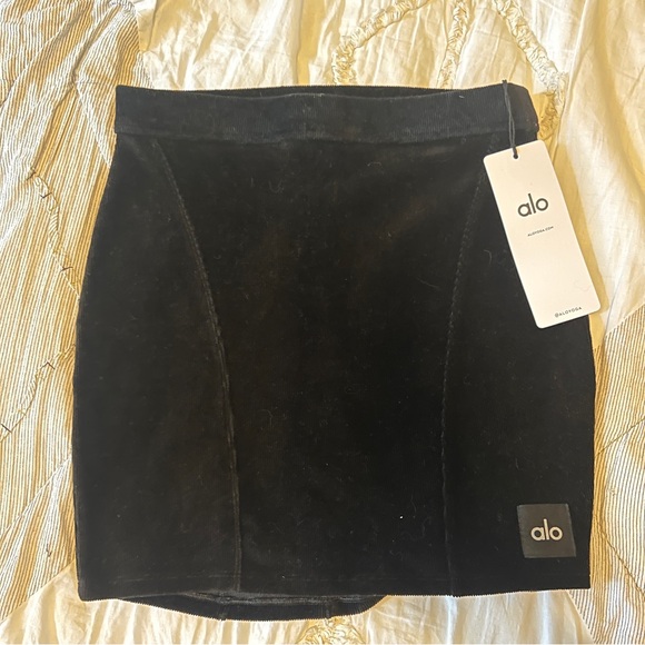 Alo Yoga Skirt NWT - Picture 9 of 14